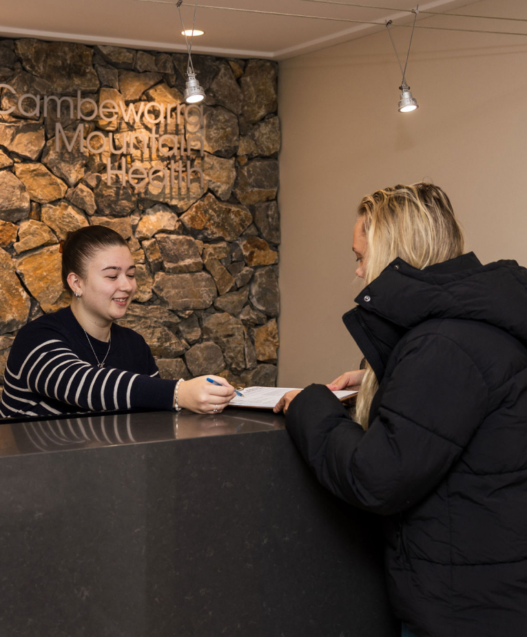 A person booking an appointment with a doctor at Cambewarra Mountain Health